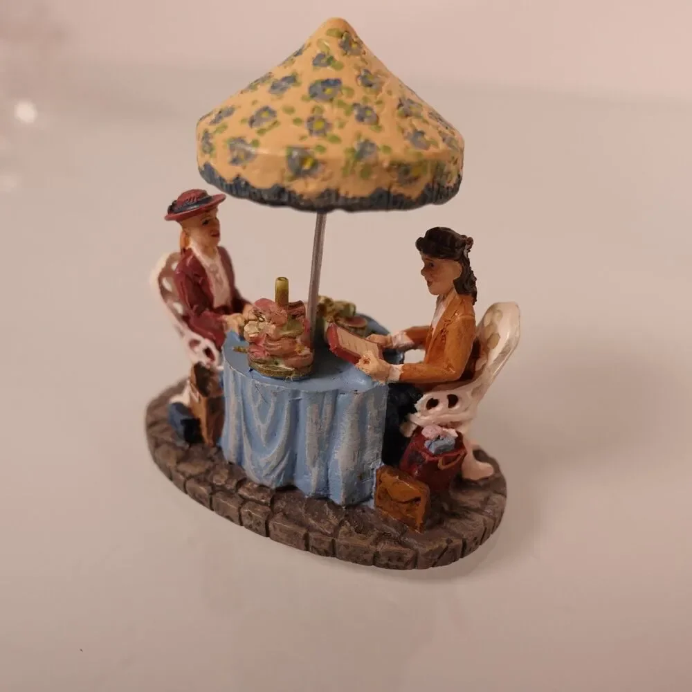 Hawthorne Village Thomas Kinkade Lamplight Tea Room 79985 with Lights and Figure
